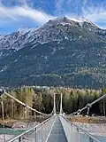 Neu erbaute Hängebrücke