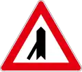 A04-04: Vorfahrt – Einmündung von links (im spitzen Winkel)