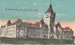 Artillerieschule Kommandogebäude (Gebäude 2015 noch existent – steht aber leer und verfällt) Koordinate 47°&nbsp;8′&nbsp;54″&nbsp;N, 18°&nbsp;1′&nbsp;33″&nbsp;O47.14833333333318.025833333333