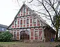 Modernes Wohnhaus als Hallenhaus-Nachbau