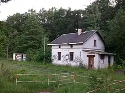 Haltepunkt Trünzig, Wohnhaus und Wartehalle (2016)