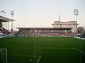 Nordkurve mit provisorischer Stahlrohrtribüne 2011