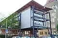 Erweiterung des Hans-Thoma-Gymnasiums über der Pausenhalle des Hebel-Gymnasiums