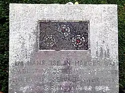 Hans Iselin-Haeger (1878–1953) Chirurg, Orthopäde, Hochschullehrer, Gustava Iselin-Haeger (1878–1962) Künstlerin, Faustina Iselin (1915–2010) Künstlerin. Familiengrab auf dem Friedhof am Hörnli