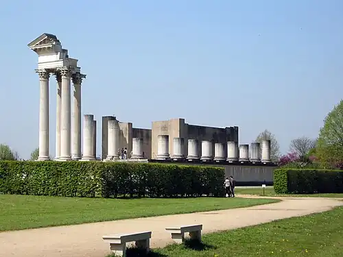 Rekonstruierter Hafentempel der Colonia Ulpia Traiana