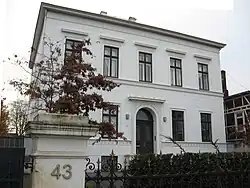 Nr. 43, Villa mit Einfriedung, Mitte 19. Jh.