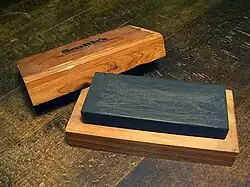 Schwarzer Arkansasstein