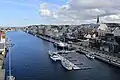 Das Zentrum von Haugesund von der Risøy-Brücke aus gesehen