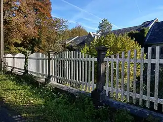 Zaun zur Straße