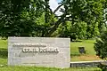 Denkmal in Rommels Heimatstadt Heidenheim an der Brenz (Zustand 2013), 2020 wurde es verändert.[92]