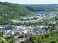 Hensoldt-Neubau im Industriegebiet Süd III (Mai 2025). Im Vorder­grund die Firmen Carl Zeiss und Leitz, im Hintergrund rechts Carl Zeiss SMT und Carl Zeiss Meditec.