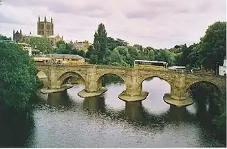 Brücke über die Wye mit Kathedrale im Hintergrund