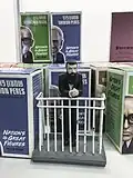 Herzl Figur am Balkon, Tel Aviv