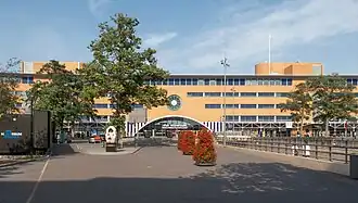 Vorderseite des Bahnhofsgebäudes (2019)