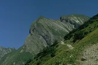 Himmelhorn mit seiner Südwand, dem Rädlergrat und Schneck-Vorgipfel (2259 m)