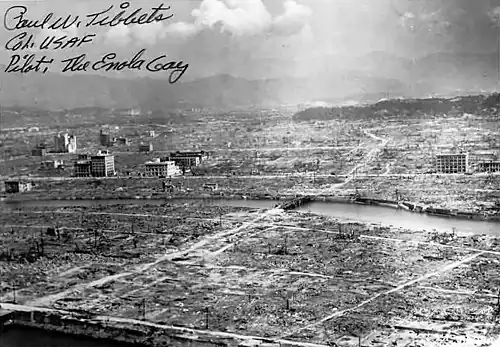 Das zerstörte Hiroshima, mit einer Signatur von Paul Tibbet