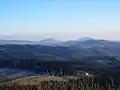 Hochsimmer (rechts), gesehen von der Hohen Acht