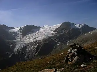 Schattseitköpfl (links) und Hohe Riffl (rechts), dazwischen das Karlingerkees