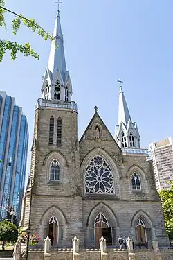 Holy Rosary Cathedral, Hintergrundbild im Film