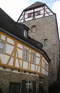 Burg Horkheim, Steinhaus