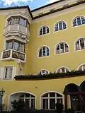 Mitteltrakt des Hotels