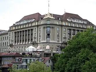 Eckansicht des Bellevue Palace von der Kirchenfeldbrücke aus gesehen
