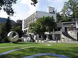 Das Hotelgebäude