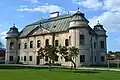 Schloss im Ort