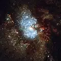 Aufnahme der zentralen H-II-Region im ultravioletten und sichtbarem Licht mithilfe des Hubble-Weltraumteleskops