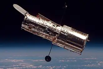 Bild vom Hubble-Weltraumteleskop über der Erde