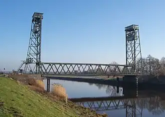 Hubbrücke über die Hunte bei Huntebrück (2018 abgebaut) 53°&nbsp;12′&nbsp;0″&nbsp;N, 8°&nbsp;26′&nbsp;49″&nbsp;O53.28.4469444444444