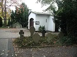 Grabsteine von Besitzern der Gutshöfe
