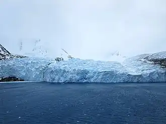 Mündung des Jenkins-Gletschers in den Drygalski-Fjord