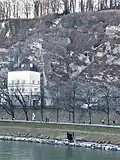 Blick vom rechten Salzachufer zum Klausentor und zur Humboldt-Terrasse