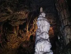 Höhlen im Aggteleker und Slowakischen Karst
