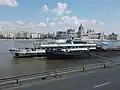 Die 1966 gebaute Hunyadi vor dem Parlamentsgebäude in Budapest.