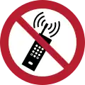 P013: Eingeschaltete Mobiltelefone verboten