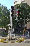 Überdimensionierte Verkehrsampel