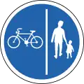 C15.22 Getrennter Geh- und Radweg (Fußgänger rechts)