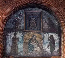 Tympanum mit Fresco der Heiligen Maria und anderer Heiliger