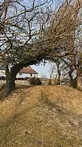 Blick von der anderen Seite zum Burgstall