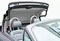 Geöffnetes Cabrio mit Innenverdeck