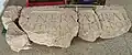 Inschrift vom Quadrifrons des Forums (um 116/117) AO: Muzeul Sarmizegetusa AE 1998, 1084