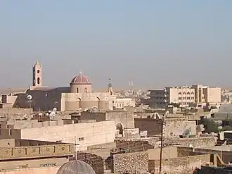 Stadtansicht von Baghdida, in der Mitte links die syrisch-katholische Kirche al-Tahira (كنيسة الطاهرة الكبرى, Kirche der Unbefleckten Empfängnis), März 2009