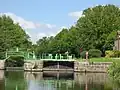 Schleuse am Fluss Isac