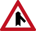 123 Von rechts einmündende Nebenstraße