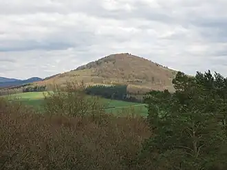 Blick vom Ofenberg-Turm nach Südosten zum Isthaberg