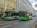 Alte Regiobus-Design (links) und neues (rechts) in der Verbundlinie