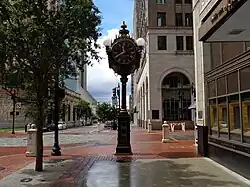 Jacobs Juweliere Uhr an der Ecke von Adams Street