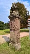 Südliche Eingangssäule